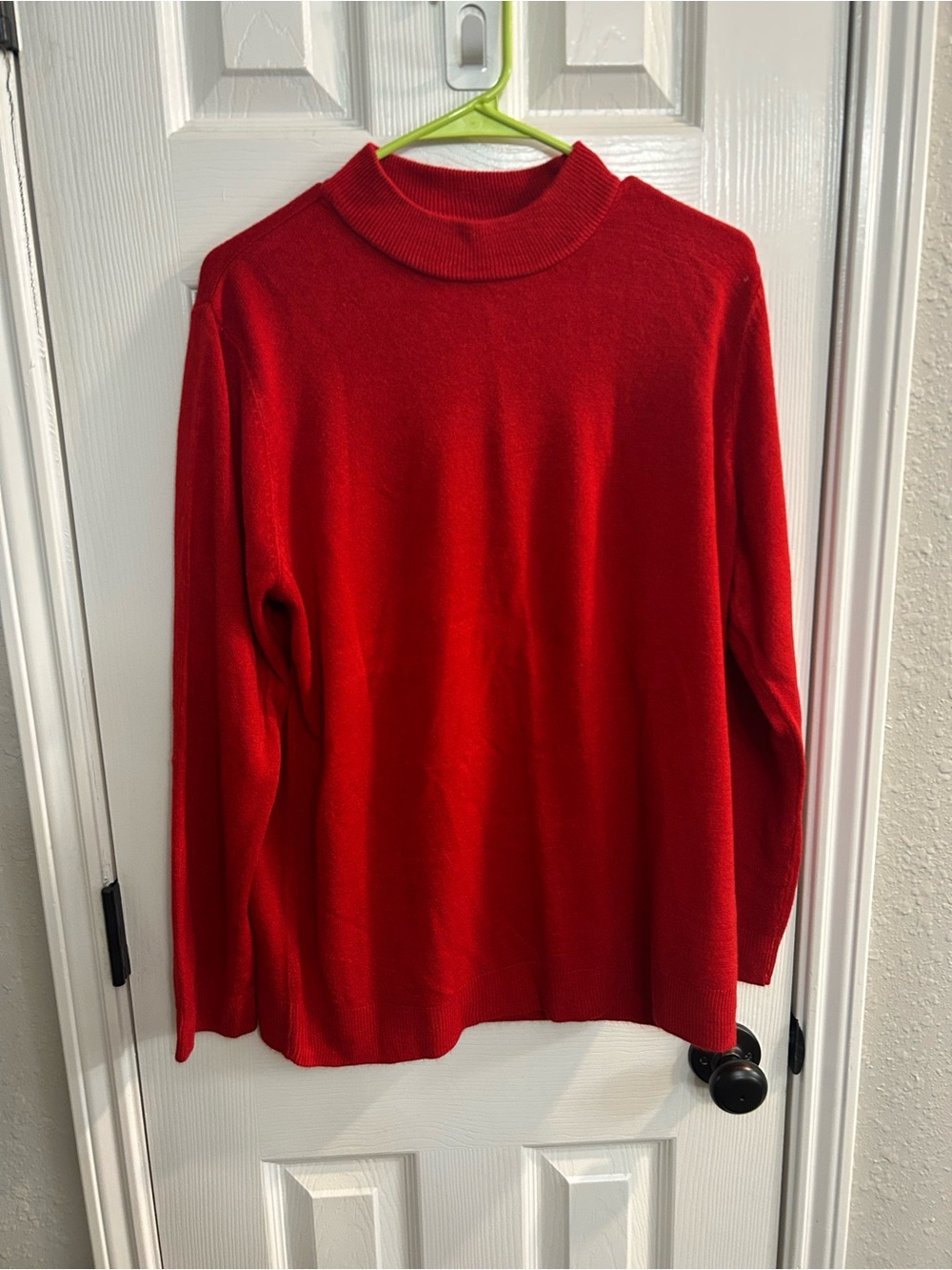 Salon studio women’s xl lightweight red sweater long sleeve
